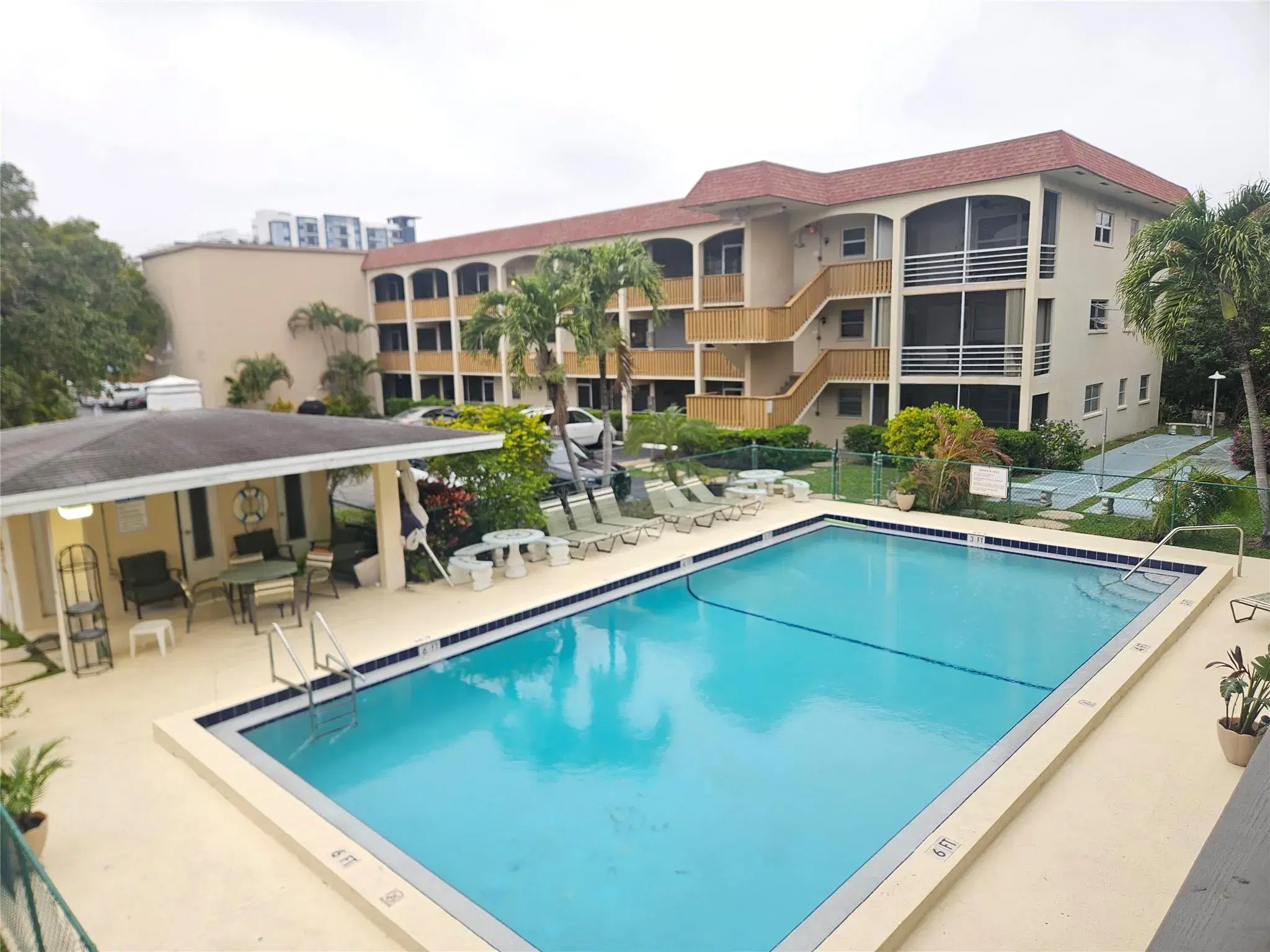 Picture of 651 Pine Dr 205, Pompano Beach, FL 33060