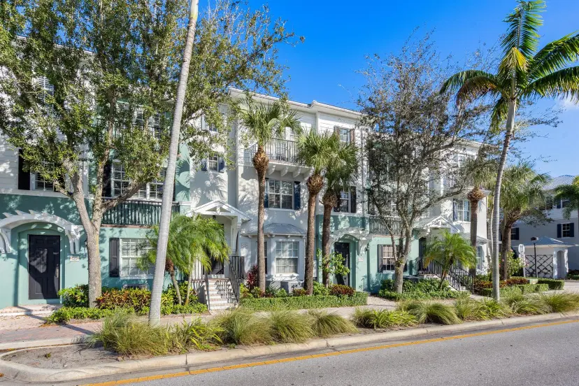 Picture of 332 W Mallory Circle, Delray Beach FL 33483