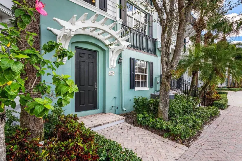 Picture of 332 W Mallory Circle, Delray Beach FL 33483