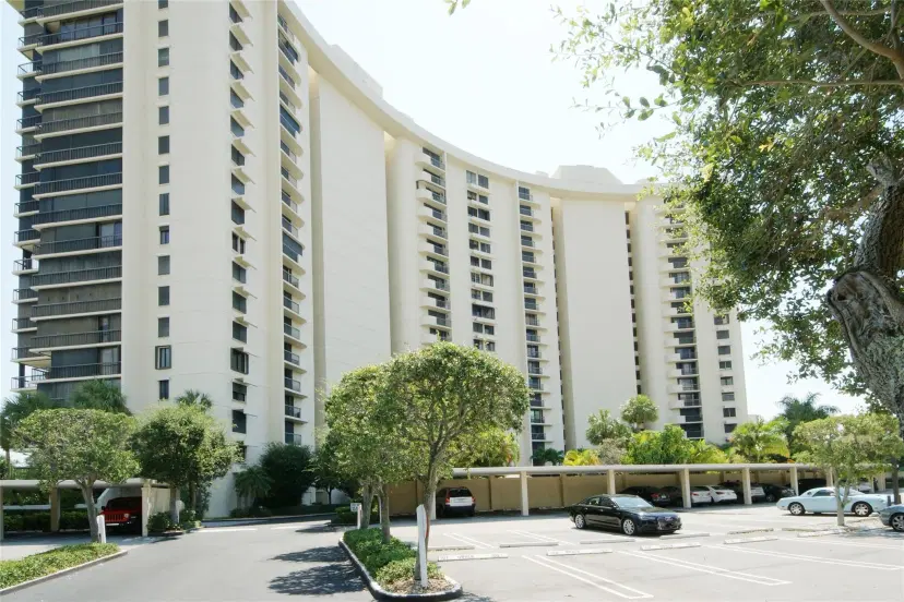 Picture of 2450 Presidential Way 208, West Palm Beach FL 33401