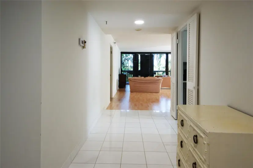 Picture of 2450 Presidential Way 208, West Palm Beach FL 33401