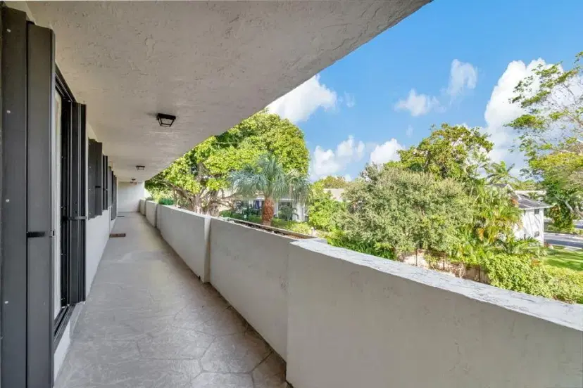 Picture of 555 Banyan Tree Lane Lane 304, Delray Beach FL 33483