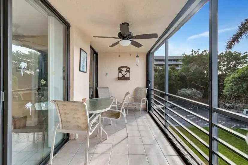 Picture of 555 Banyan Tree Lane Lane 304, Delray Beach FL 33483