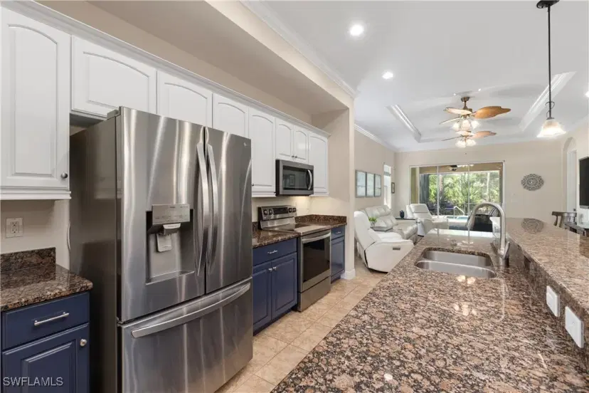 Picture of 10696 Camarelle Cir, Fort Myers FL 33913
