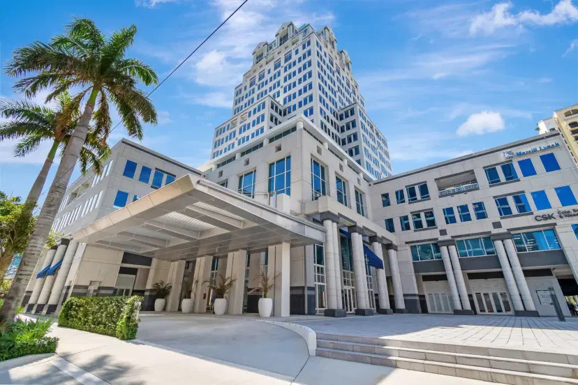 Picture of 222 Lakeview Avenue 3N, West Palm Beach FL 33401