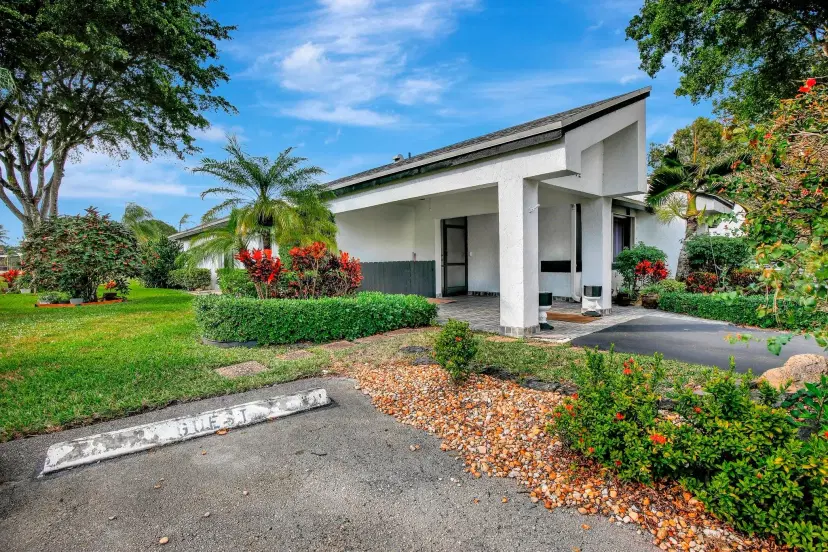 Picture of 342 Fairway Cir 20, Weston FL 33326