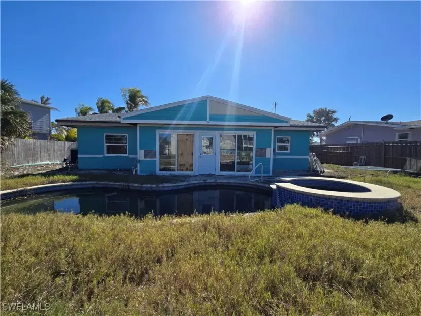 Picture of 405 Washington Ct, Fort Myers Beach FL 33931