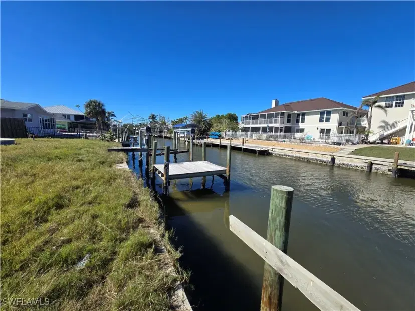 Picture of 405 Washington Ct, Fort Myers Beach FL 33931