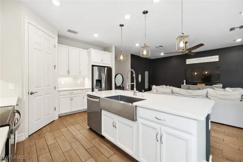 Picture of 15361 Floresta Ln, Fort Myers FL 33908