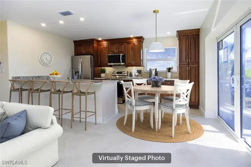 Picture of 827 E Gulf Dr M4, Sanibel FL 33957
