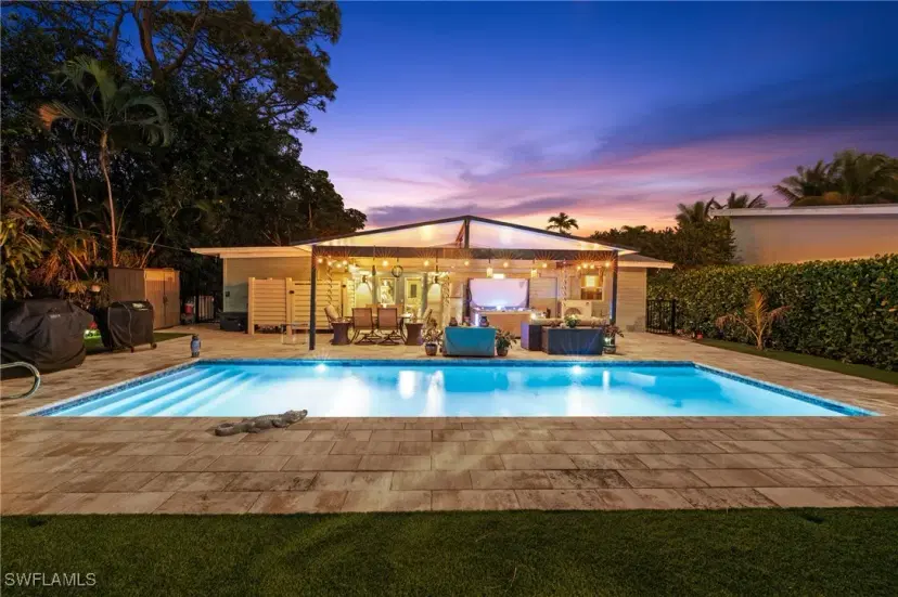 Picture of 832 Myrtle Ter, Naples FL 34103