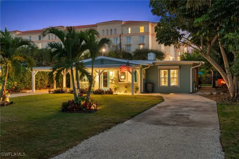 Picture of 832 Myrtle Ter, Naples FL 34103