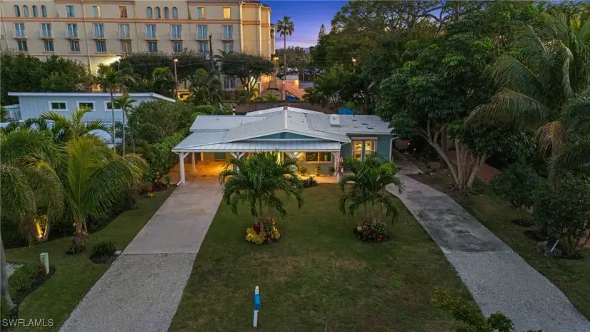 Picture of 832 Myrtle Ter, Naples FL 34103