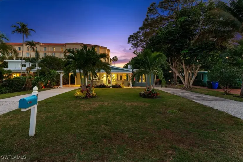 Picture of 832 Myrtle Ter, Naples FL 34103
