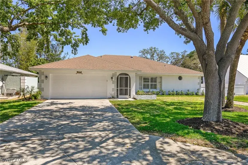 Picture of 2560 11Th Cir, Naples FL 34103