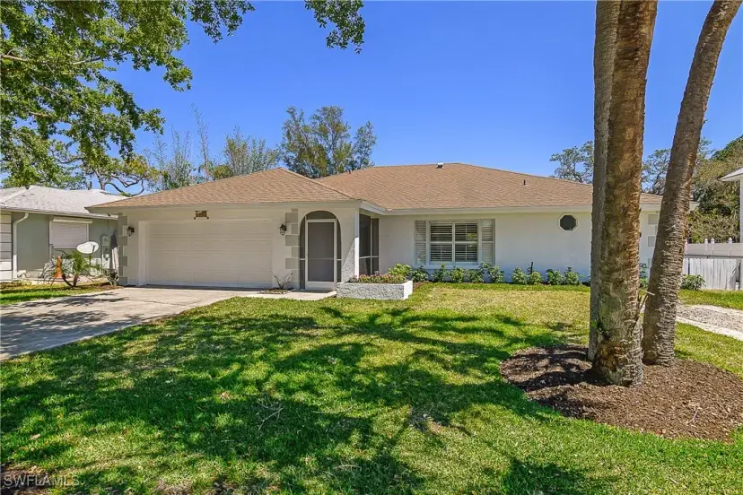 Picture of 2560 11Th Cir, Naples FL 34103