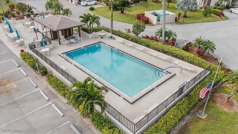 Picture of 5650 Trailwinds Dr 111, Fort Myers FL 33907
