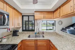 Picture of 5650 Trailwinds Dr 111, Fort Myers, FL 33907