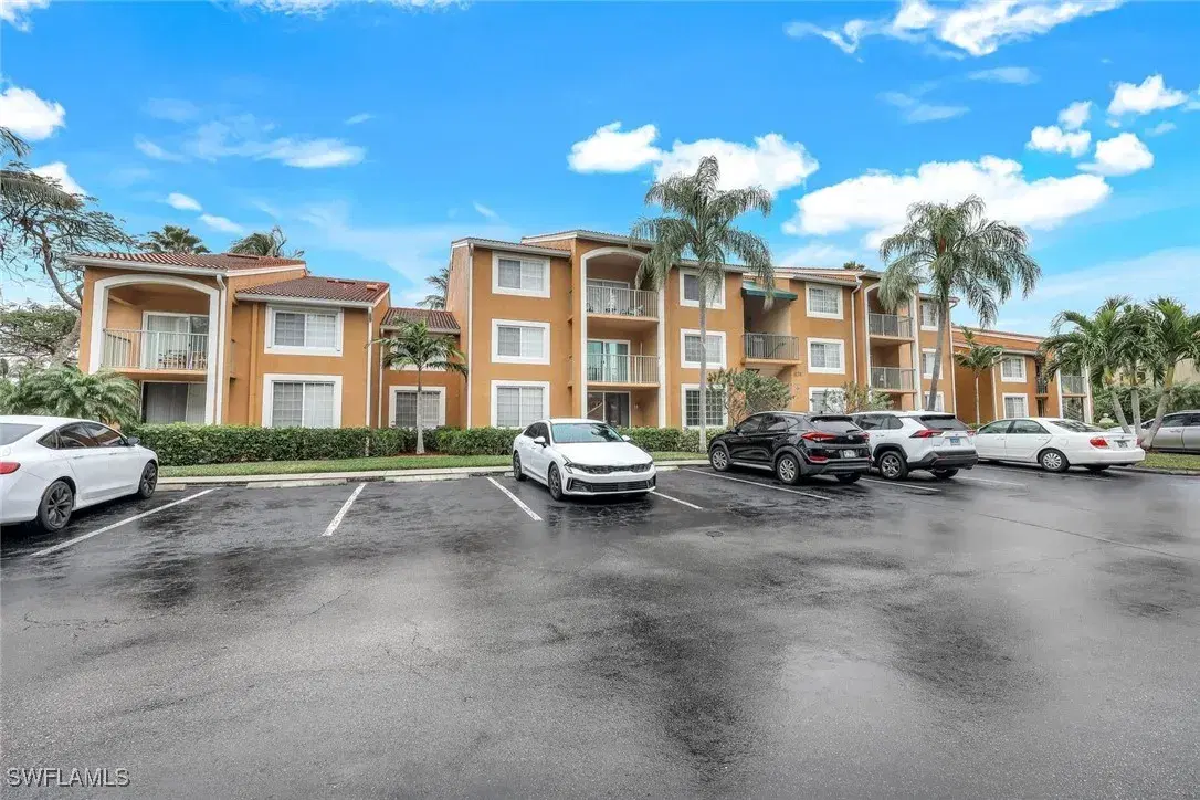 Picture of 1275 Wildwood Lakes Blvd 103, Naples, FL 34104