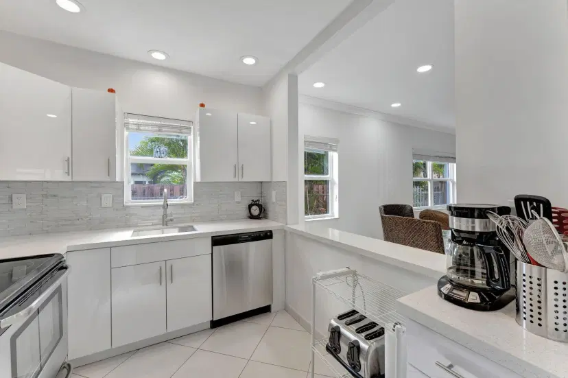 Picture of 1450 N Riverside Drive 103, Pompano Beach FL 33062