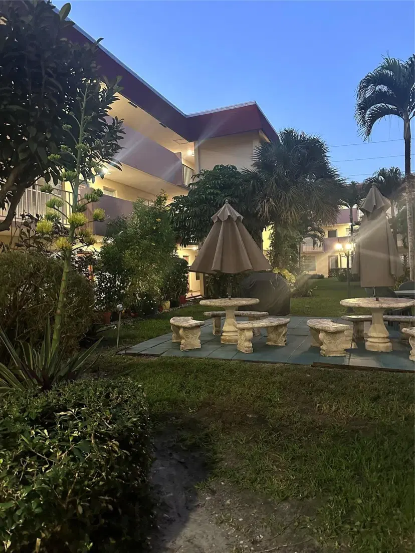 Picture of 3071 NW 47Th Ter 120, Lauderdale Lakes FL 33313