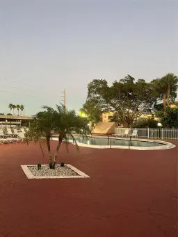 Picture of 3071 NW 47Th Ter 120, Lauderdale Lakes, FL 33313