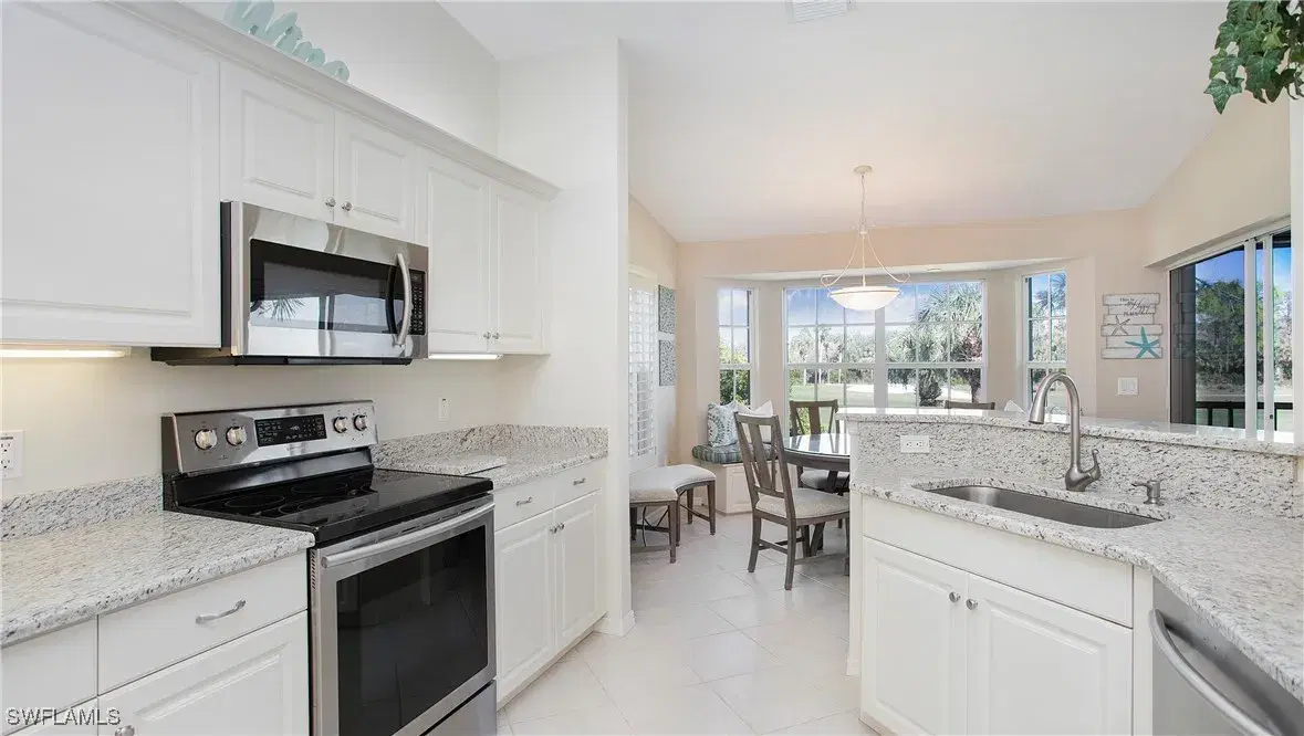 Picture of 6035 Pinnacle Ln 7-703, Naples, FL 34110