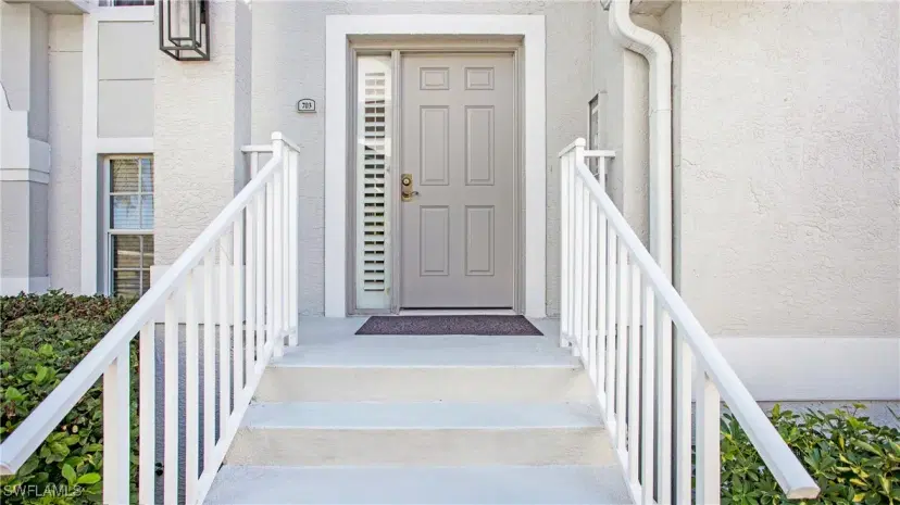 Picture of 6035 Pinnacle Ln 7-703, Naples FL 34110