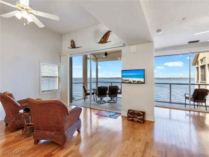 Picture of 3575 Edgewood Ave, Fort Myers FL 33916