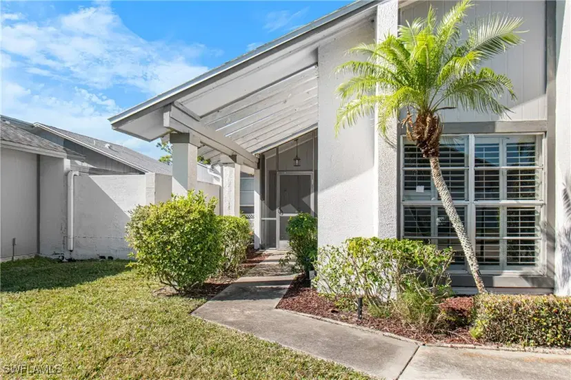 Picture of 9761 Maplecrest Cir, Lehigh Acres FL 33936