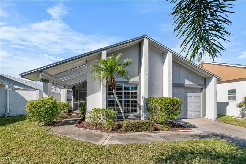 Picture of 9761 Maplecrest Cir, Lehigh Acres FL 33936