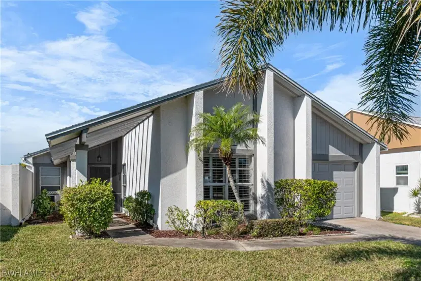 Picture of 9761 Maplecrest Cir, Lehigh Acres FL 33936
