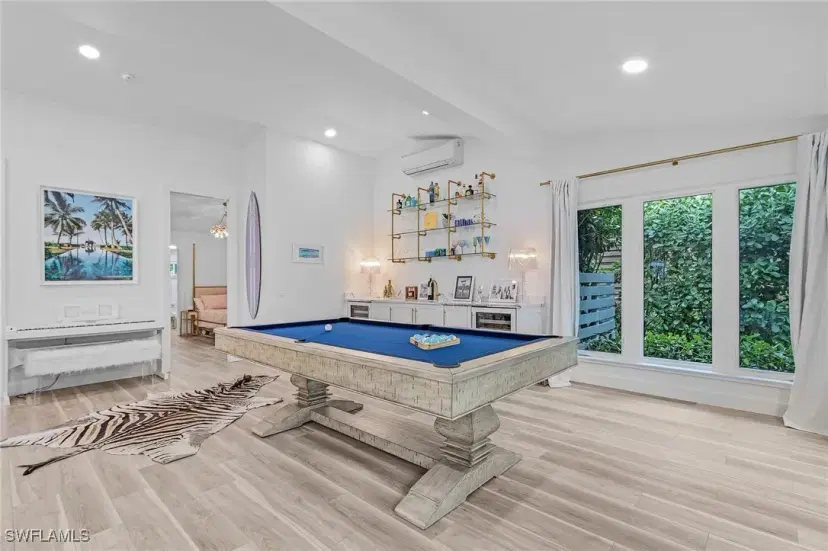 Picture of 725 2Nd St S 4/5, Naples FL 34102