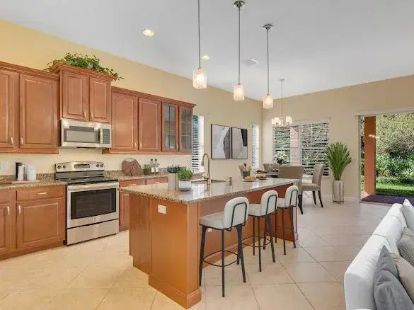 Picture of 241 11Th Square Sw, Vero Beach FL 32962