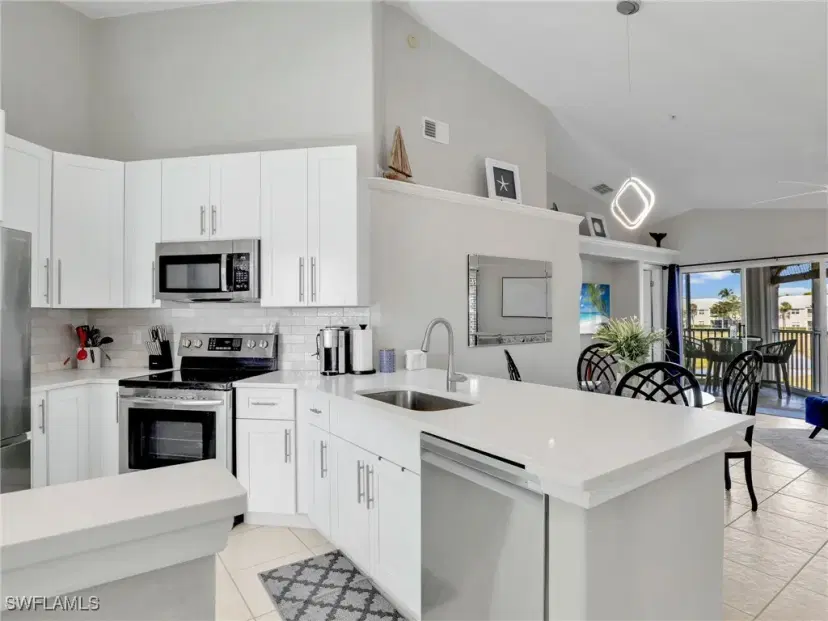 Picture of 1101 Sweetwater Ln 1204, Naples FL 34110