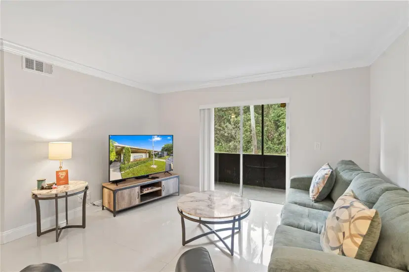 Picture of 567 Trace Cir 104, Deerfield Beach FL 33441