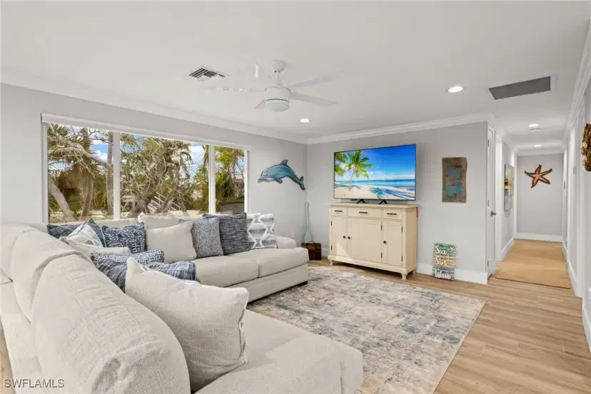 Picture of 1825 Middle Gulf Dr, Sanibel FL 33957