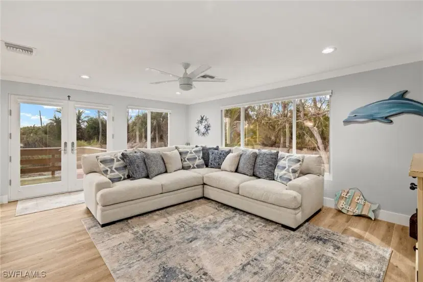 Picture of 1825 Middle Gulf Dr, Sanibel FL 33957