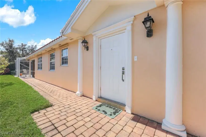 Picture of 4195 Saint George Ln, Naples FL 34119