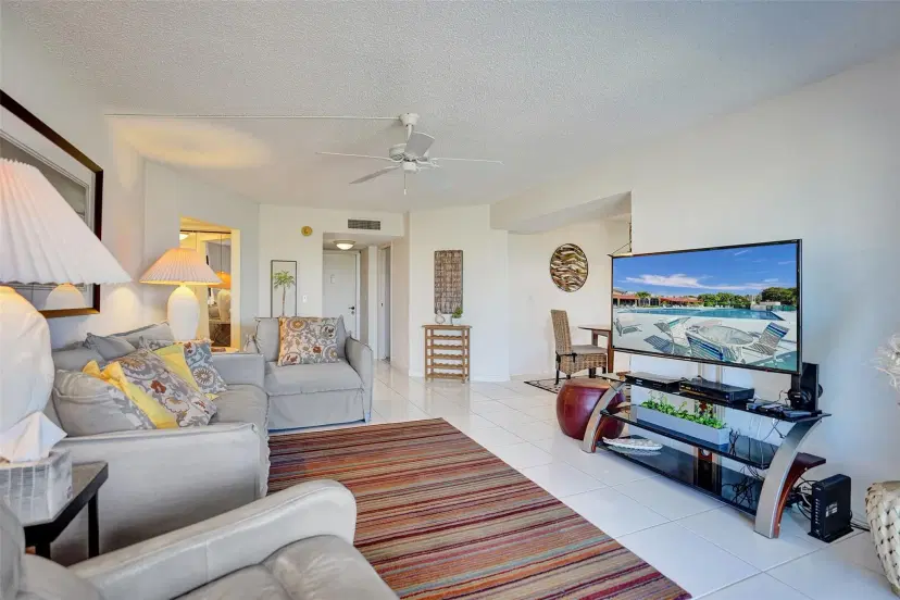 Picture of 3810 Via Poinciana 606, Lake Worth FL 33467