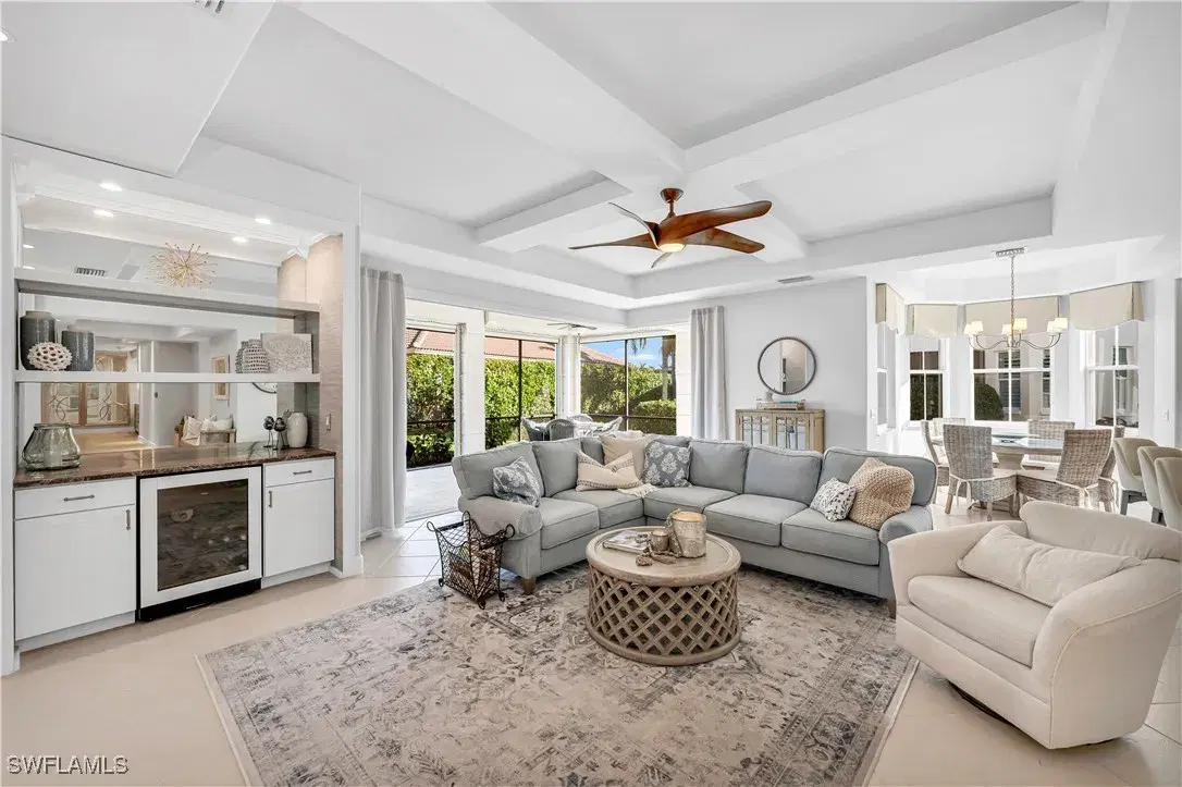 Picture of 583 Avellino Isles Cir 102, Naples, FL 34119