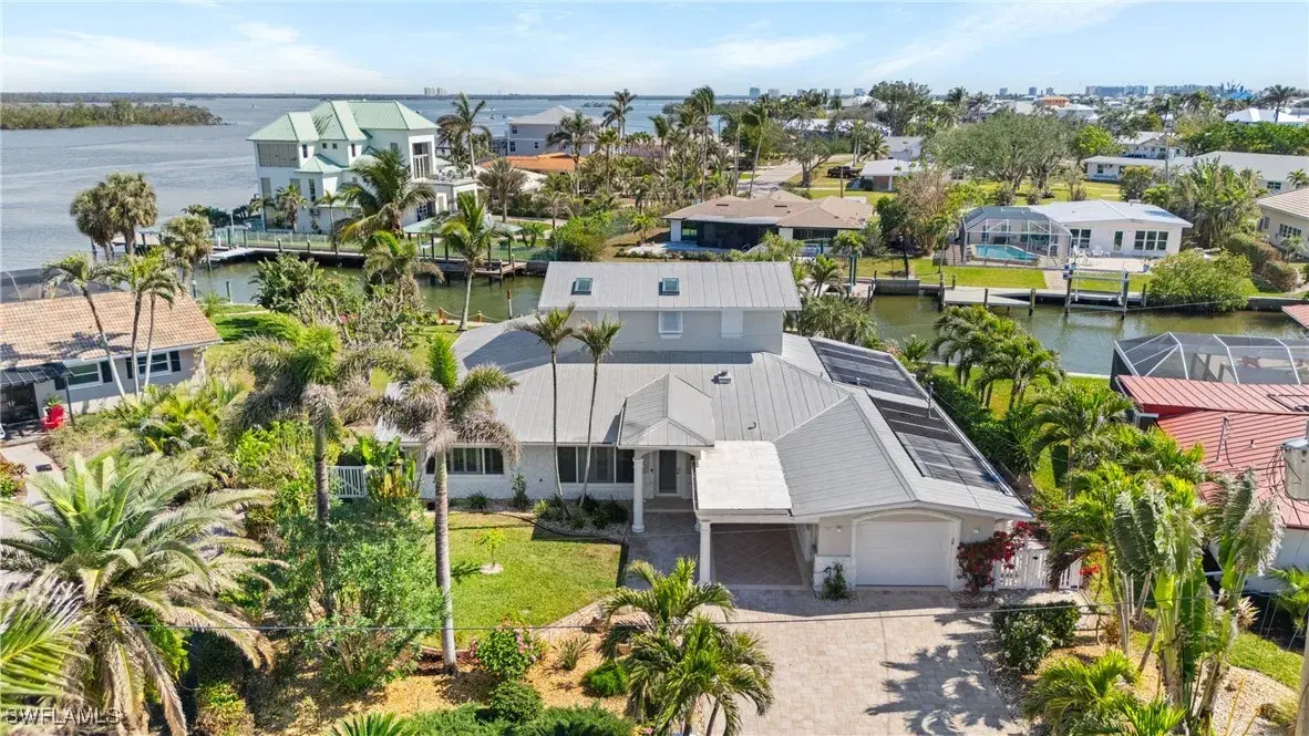 Picture of 490 Randy Ln, Fort Myers Beach, FL 33931