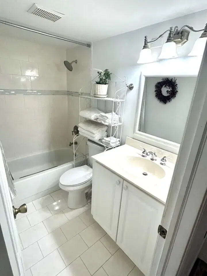Picture of 3531 Pine Needle Drive C-1, Greenacres FL 33463