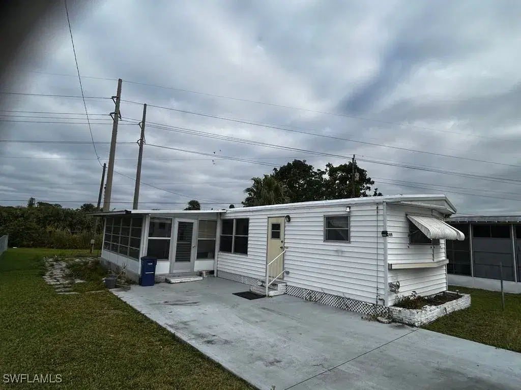 Picture of 249 Fireball Ln, North Fort Myers, FL 33917