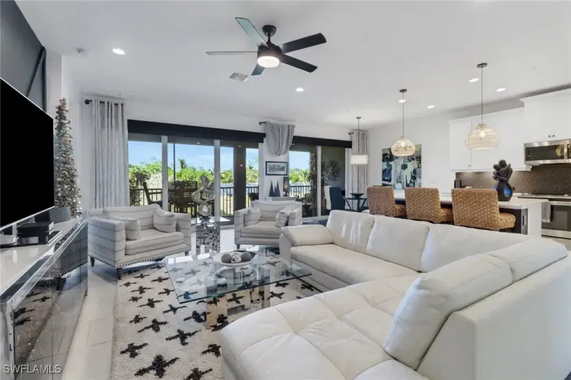 Picture of 2567 Seychelles Dr 207, Naples FL 34112