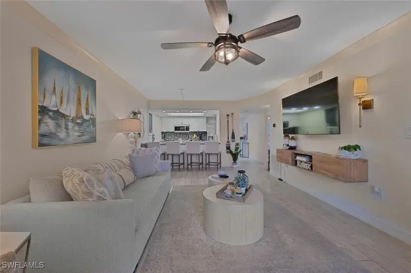 Picture of 154 Cypress Way E 1102, Naples FL 34110