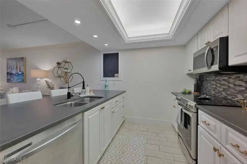 Picture of 154 Cypress Way E 1102, Naples FL 34110