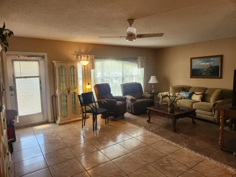 Picture of 104 Wellington M, West Palm Beach FL 33417