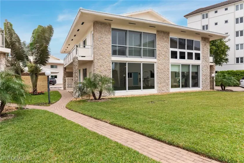 Picture of 2500 Gulf Shore Blvd N N6, Naples FL 34103
