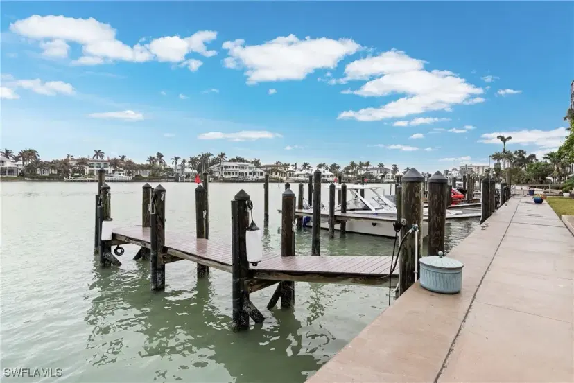 Picture of 2500 Gulf Shore Blvd N N6, Naples FL 34103